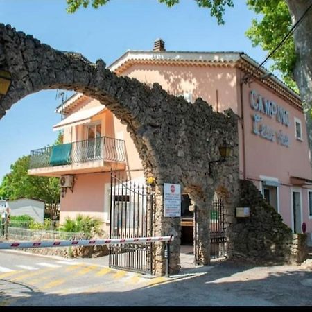 Mobil Home L'Eau Vive Les Arcs-sur-Argens Екстериор снимка