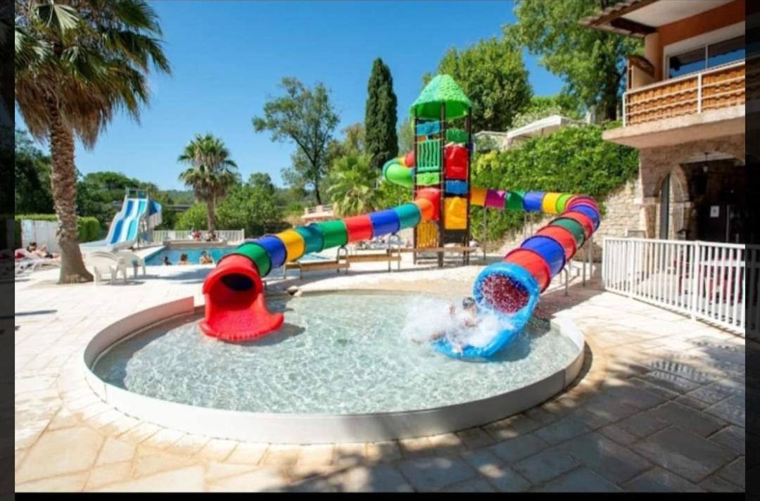 Mobil Home L'Eau Vive Les Arcs-sur-Argens Екстериор снимка
